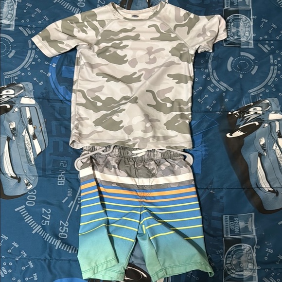 Old Navy Green and Gray Pajama Set with Camouflage Top - Picture 1 of 1